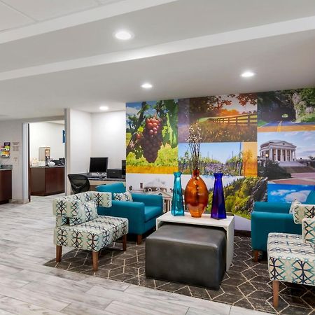 Clarion Pointe Charlottesville Bagian luar foto