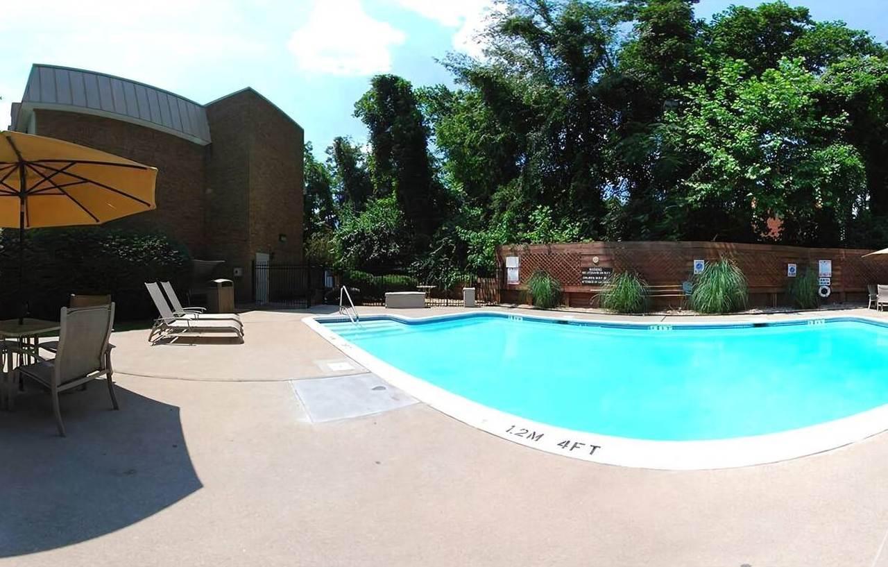 Clarion Pointe Charlottesville Bagian luar foto
