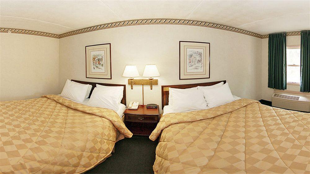 Clarion Pointe Charlottesville Bagian luar foto