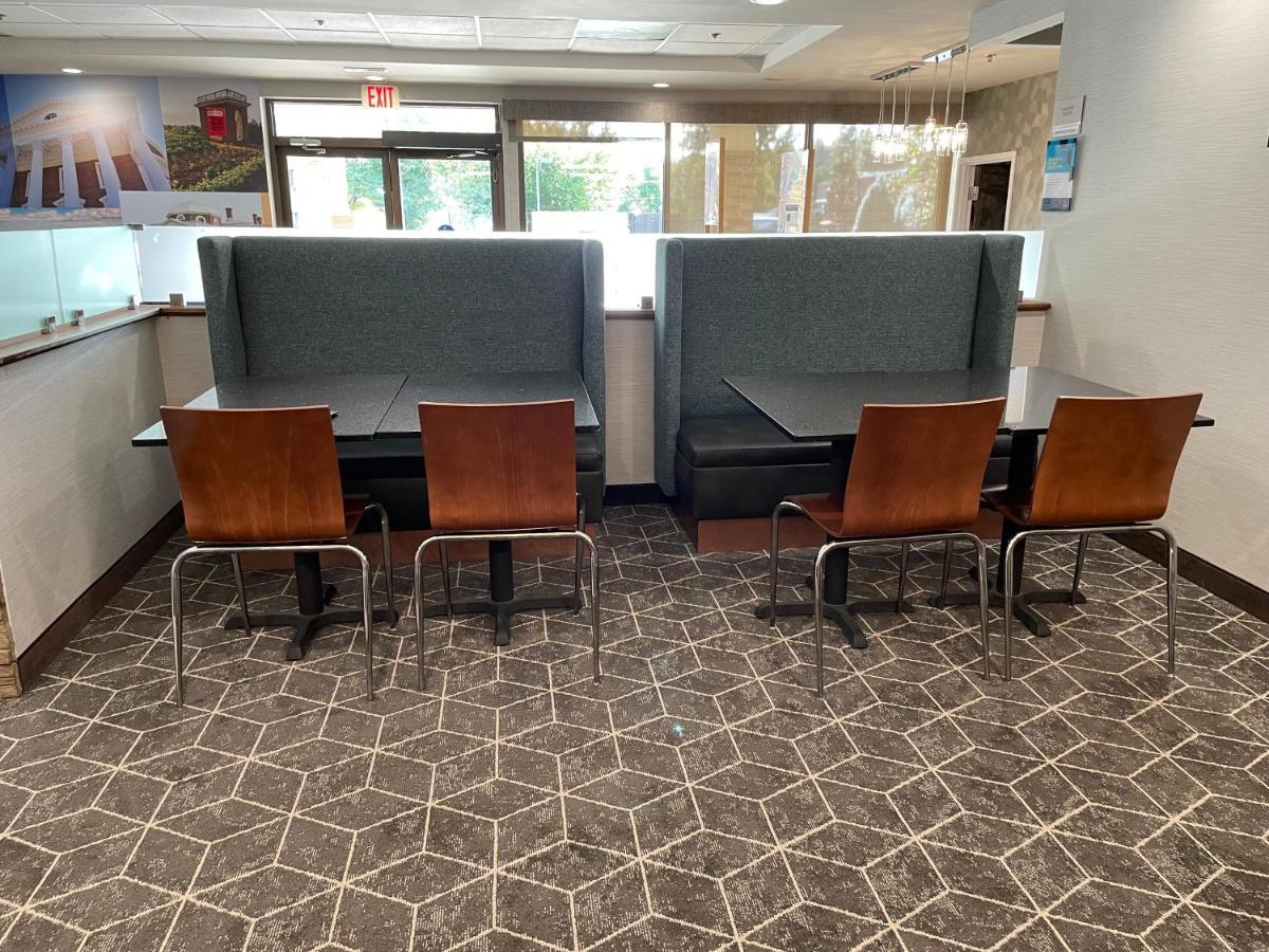 Clarion Pointe Charlottesville Bagian luar foto