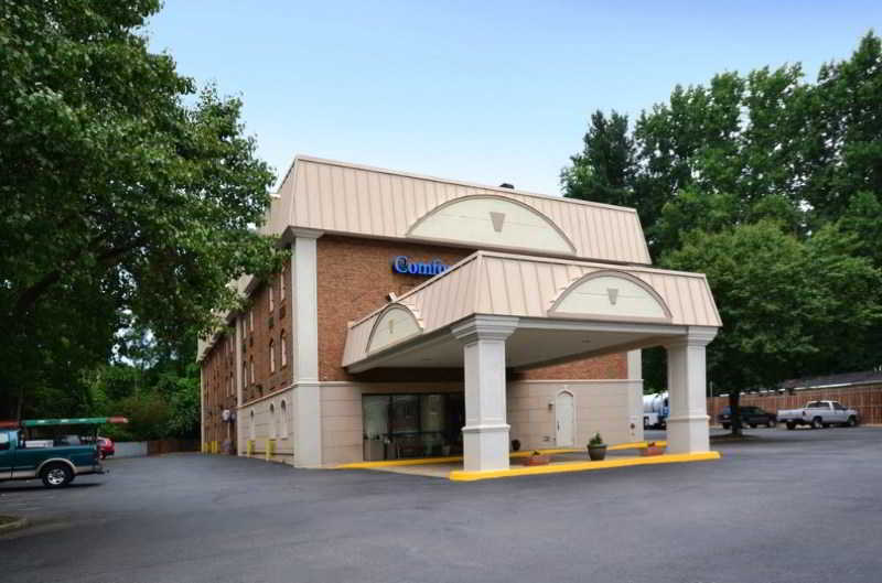 Clarion Pointe Charlottesville Bagian luar foto